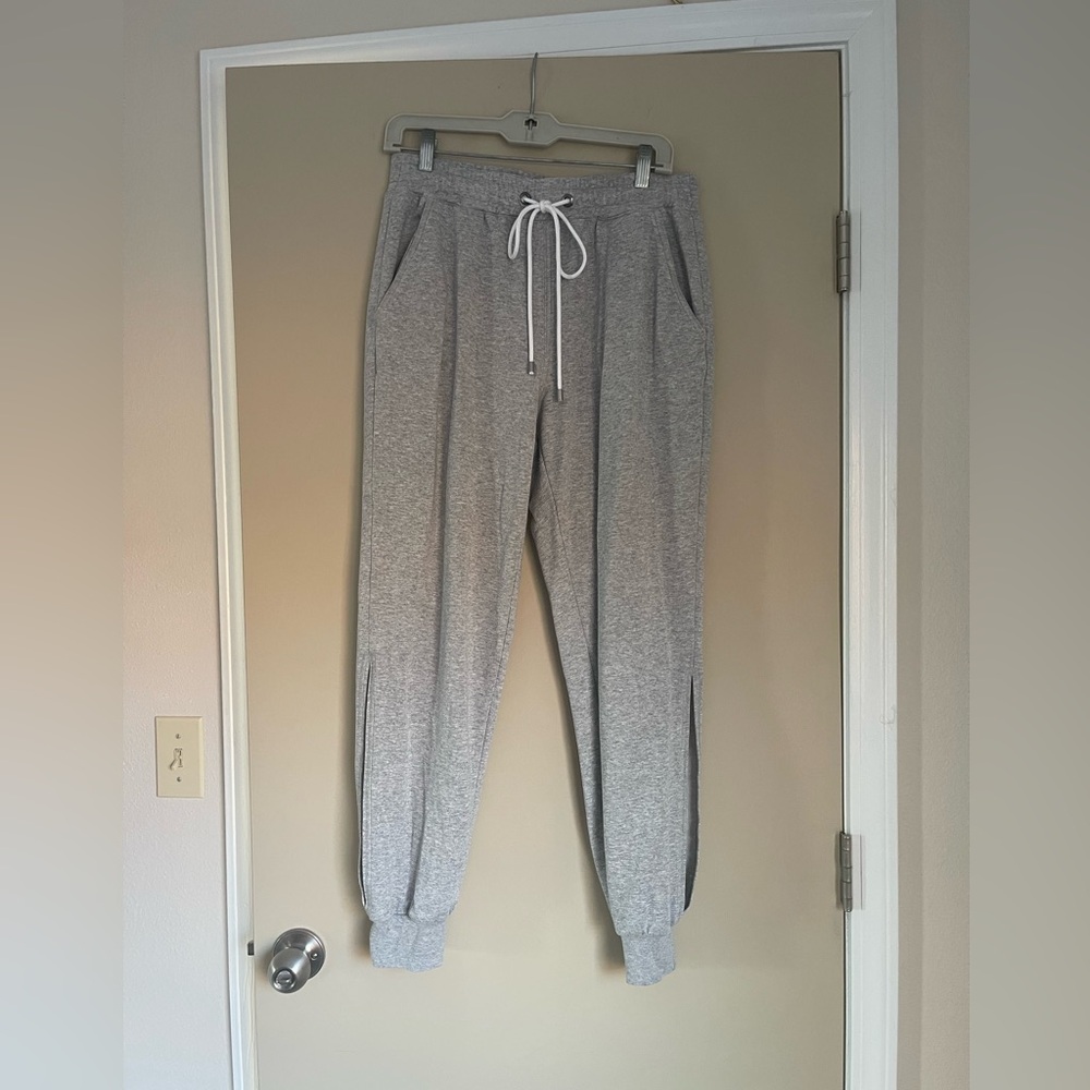 Trina Turk Fleece Joggers. Medium